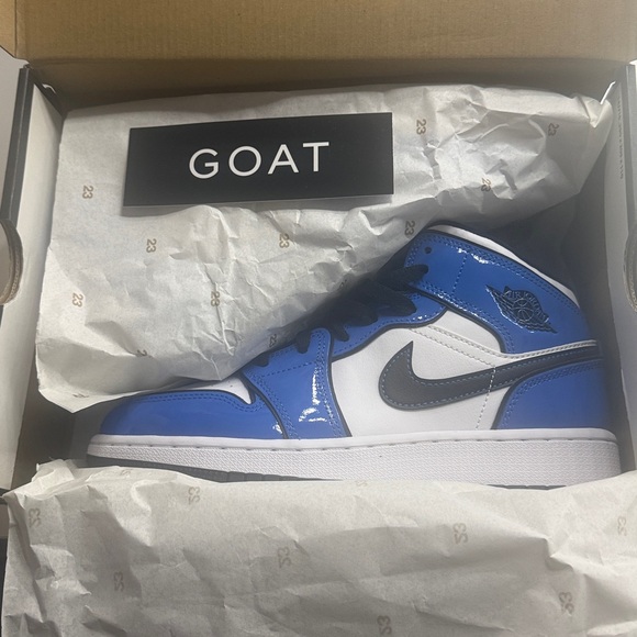 Air Jordan 1 Mid “Signal Blue”BRAND NEW NEVER WORN
